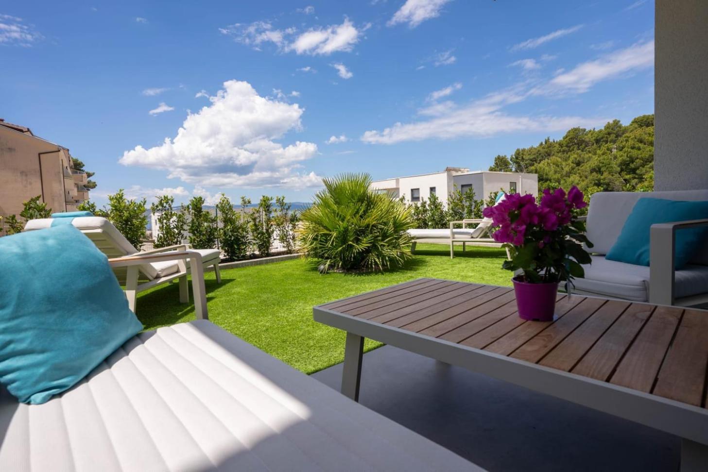 Apartmani Lara Baska Voda Ngoại thất bức ảnh