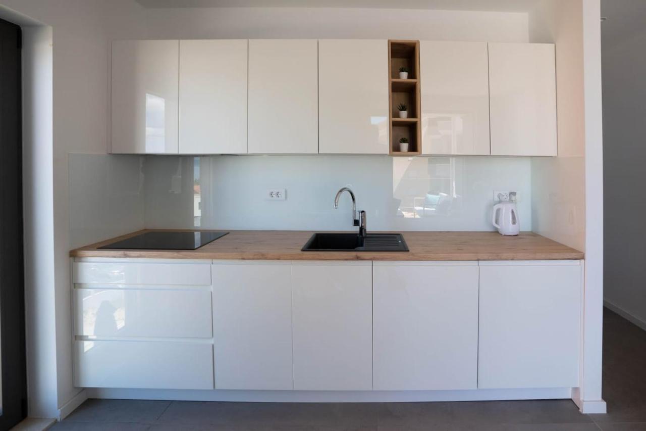 Apartmani Lara Baska Voda Ngoại thất bức ảnh