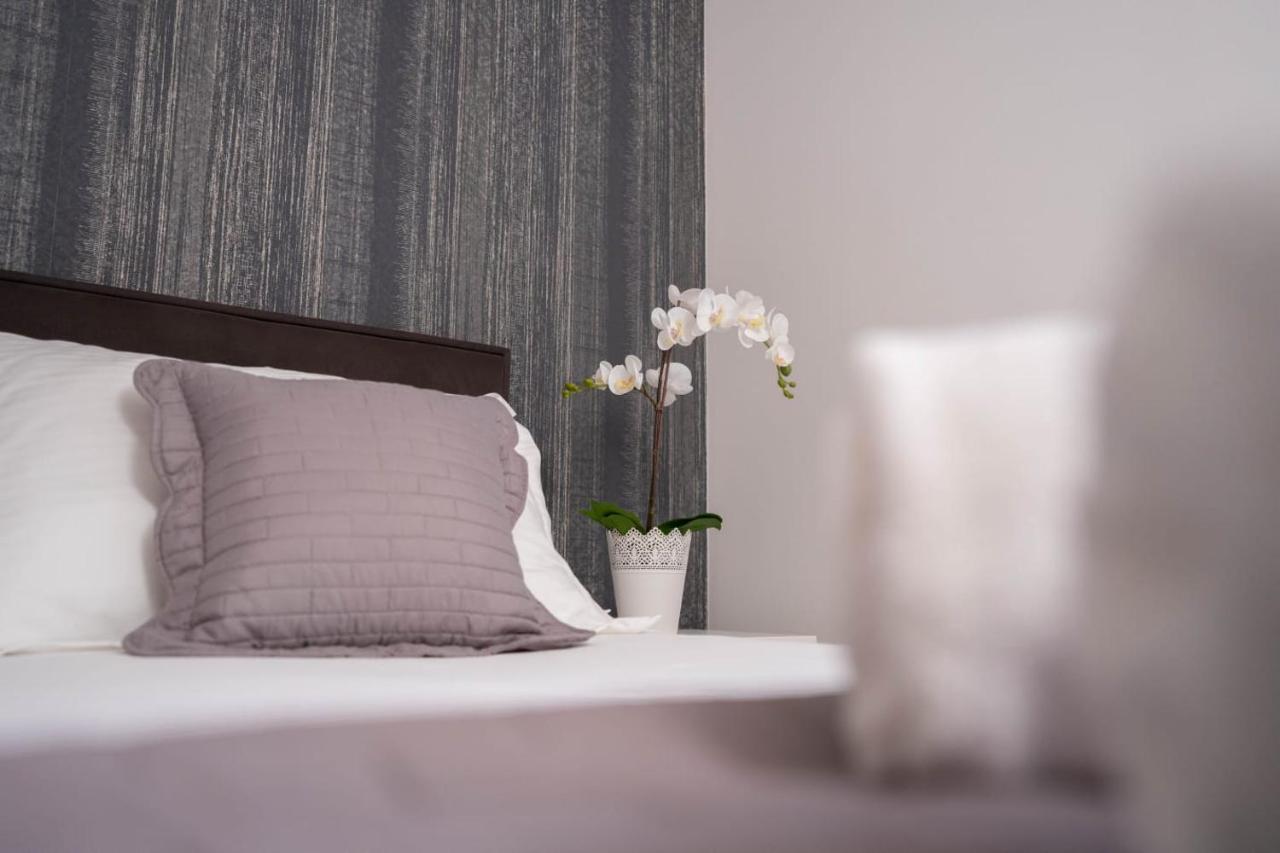 Apartmani Lara Baska Voda Ngoại thất bức ảnh